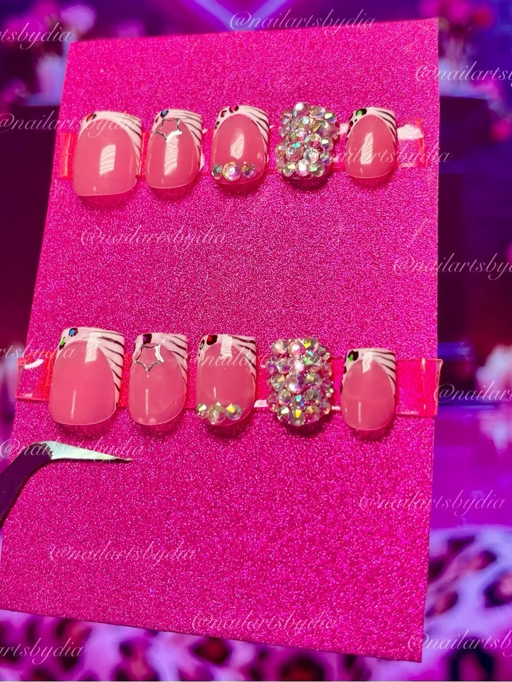 Authentic Nail Arts Press-On Set - animal print white French tips with Gems